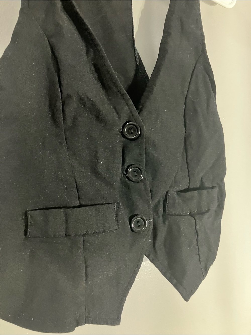 Black Women's Button-Front Vest - Sleek Tailored Style - Picture 2 of 5